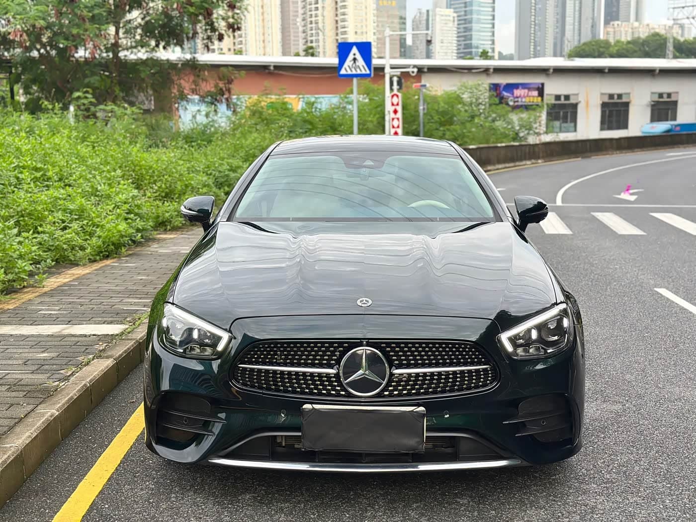 Mercedes-Benz E-Class 2022 — Фото 2/12