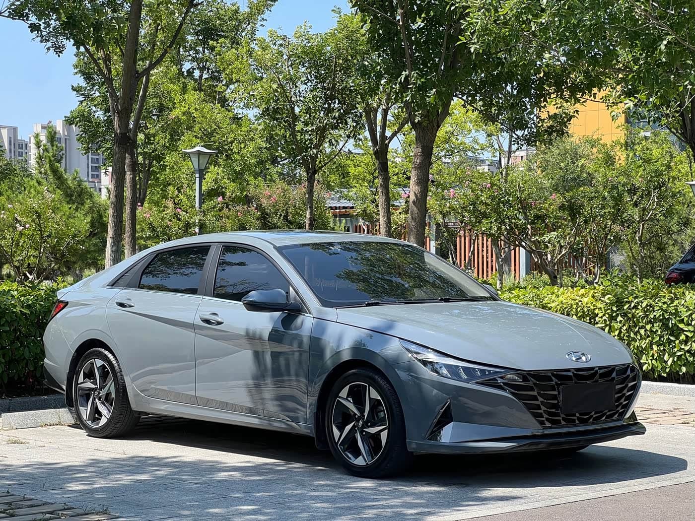 Hyundai Elantra 2023 — Фото 3/20