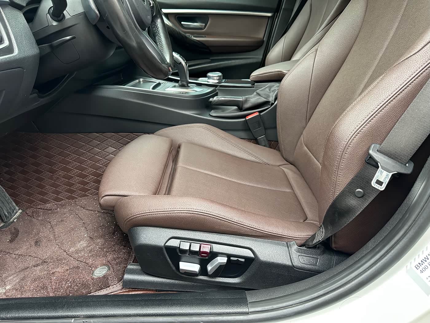 BMW 3 Series 2018 — Фото 12/20