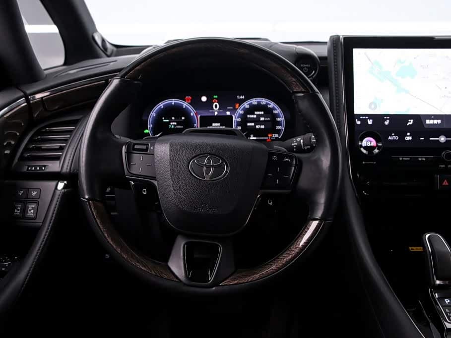 Toyota Alphard 2024 — Фото 7/20