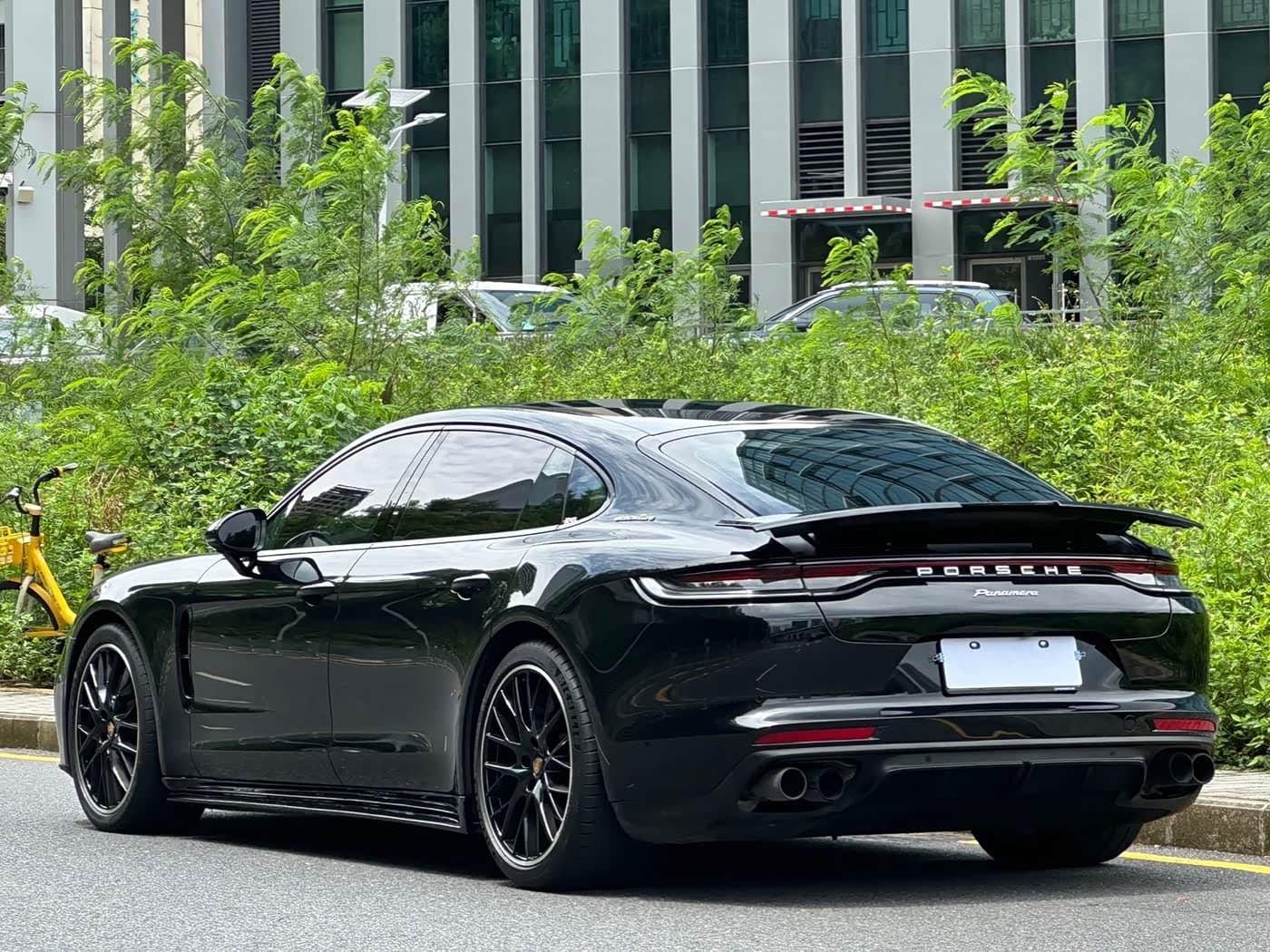 Porsche Panamera 2021 — Фото 16/18