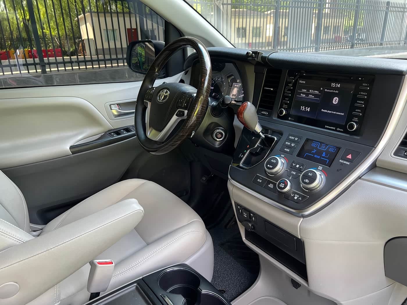 Toyota Sienna 2019 — Фото 18/20