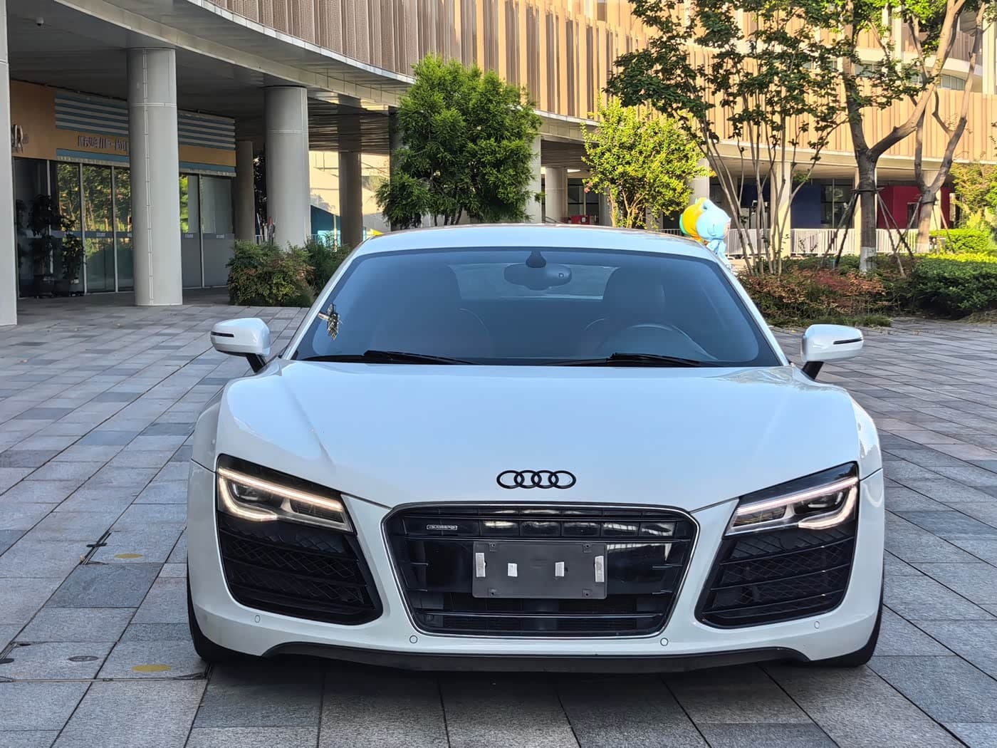 Audi R8 2015 — Фото 2/14