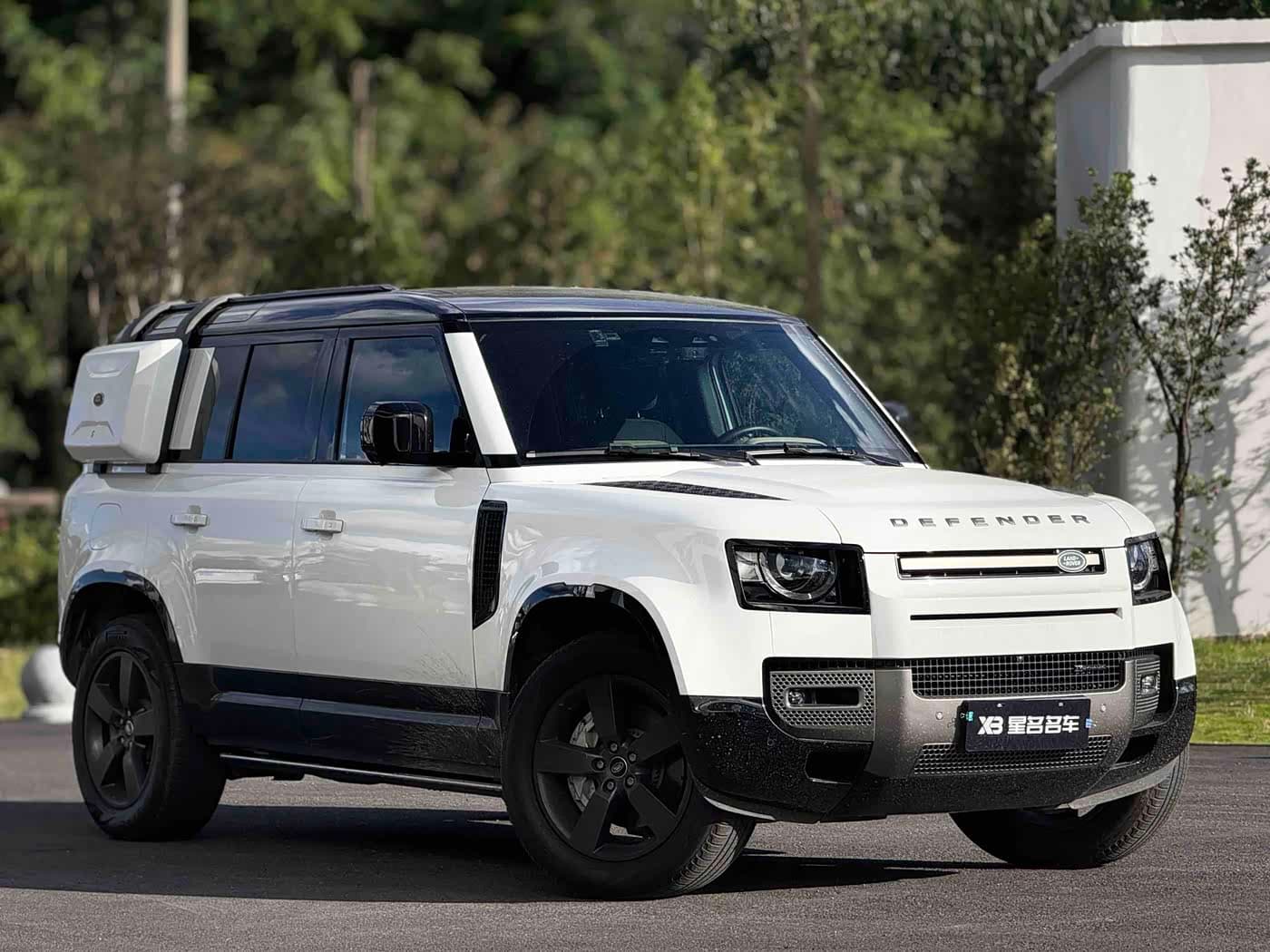 Land Rover Defender 2023 — Фото 3/19