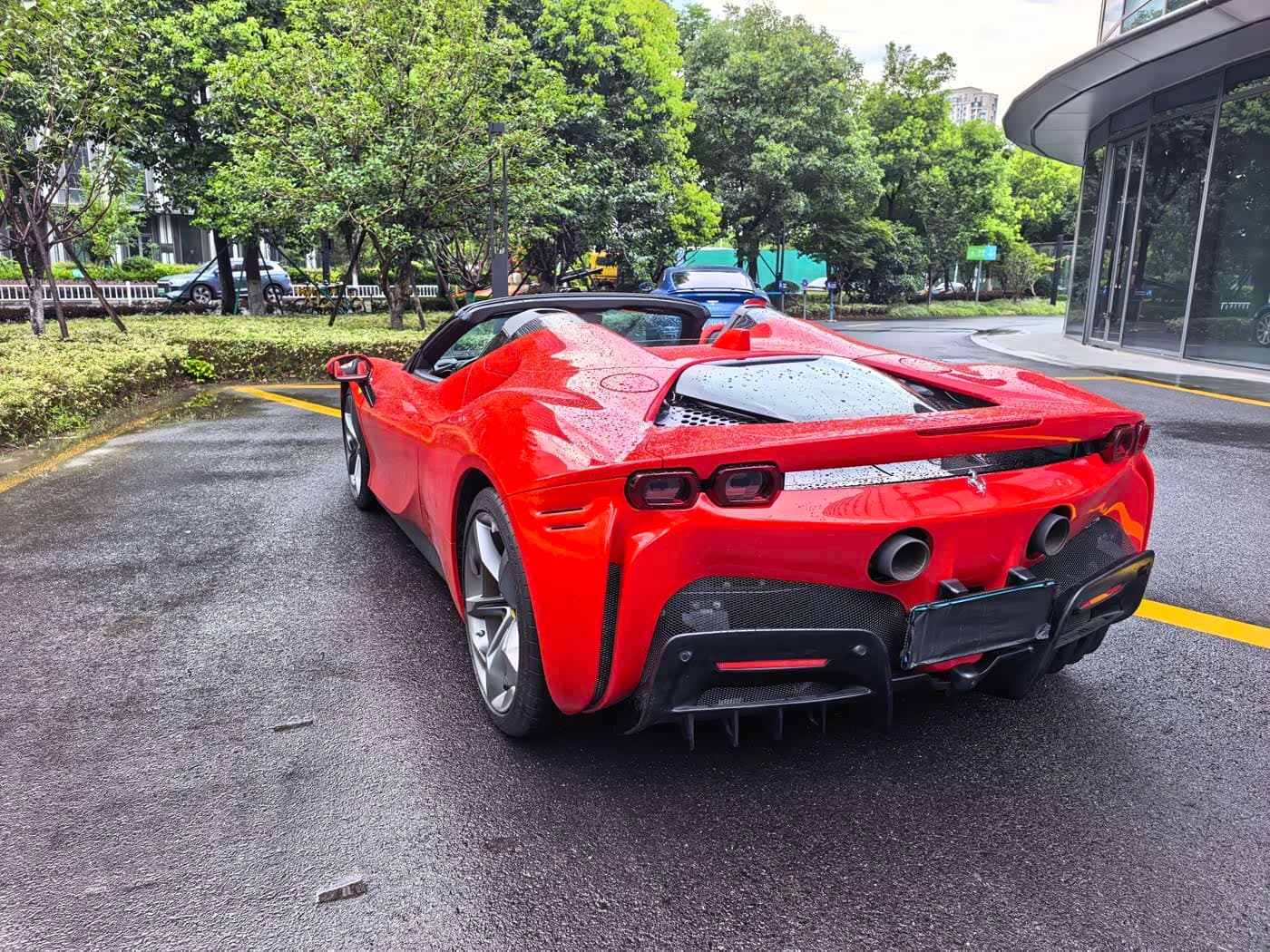 Ferrari SF90 2023 — Фото 16/18