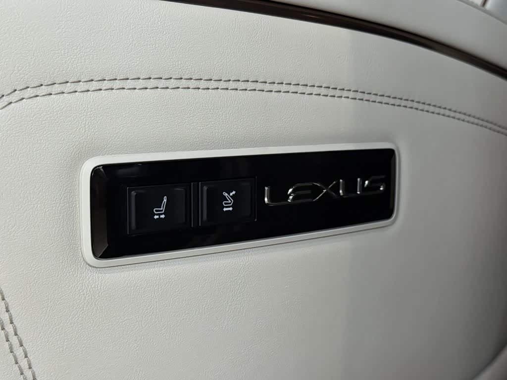 Lexus LM 2026 — Фото 18/20