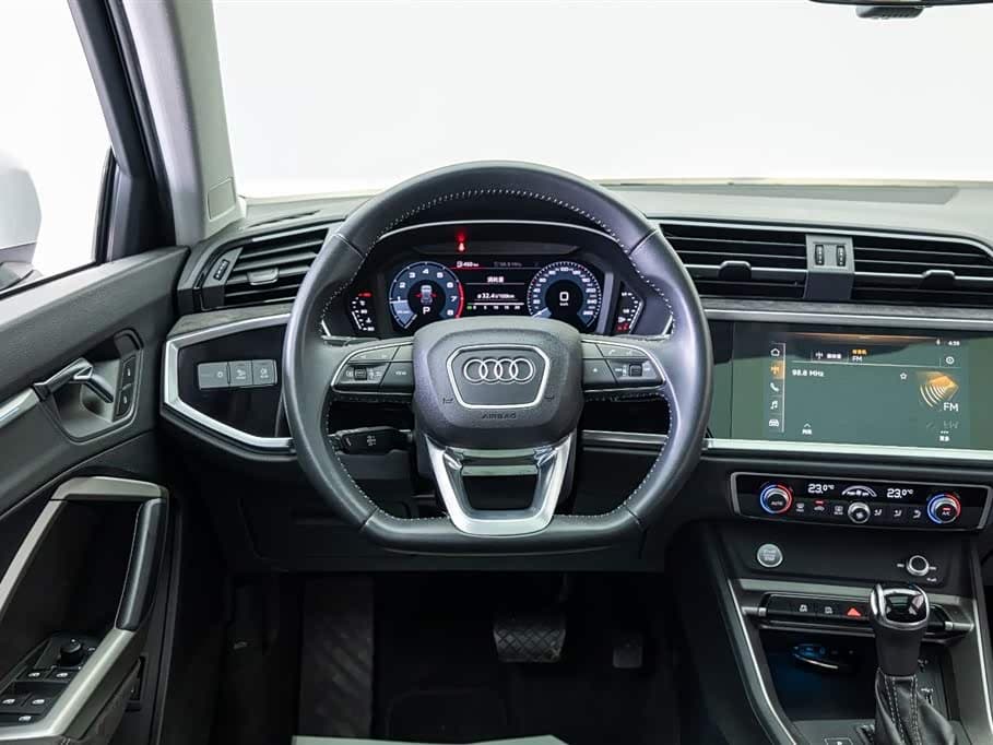 Audi Q3 2020 — Фото 18/20