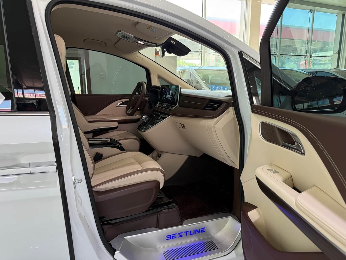 Besturn M9 2024 — Фото 9/20