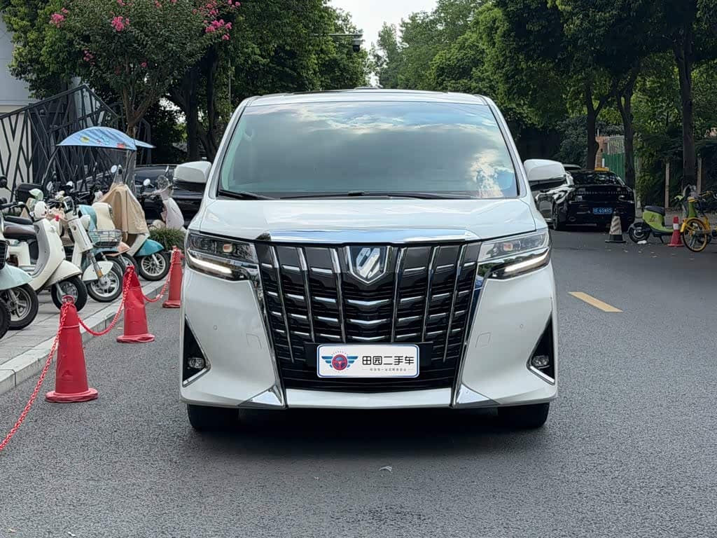 Toyota Alphard 2022 — Фото 2/14