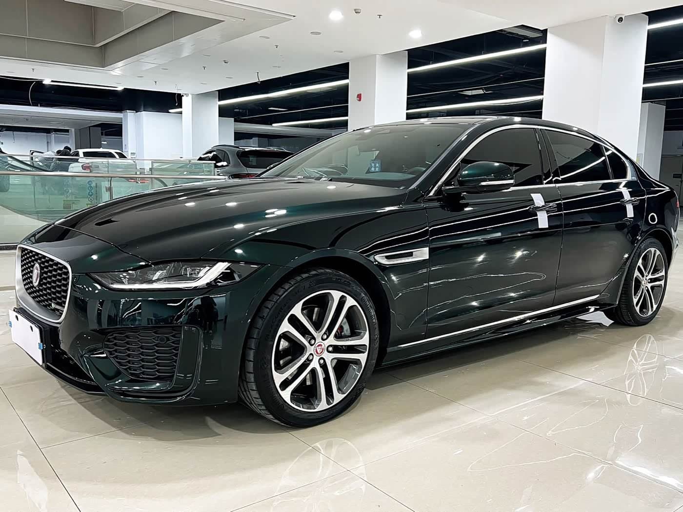 Jaguar XEL 2023 — Фото 2/9
