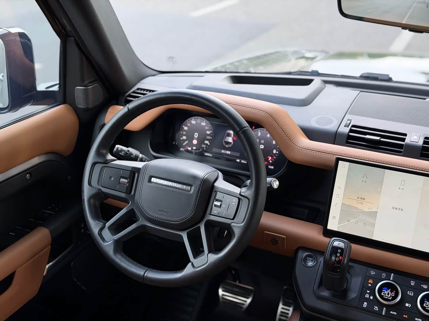 Land Rover Defender 2023 — Фото 15/19