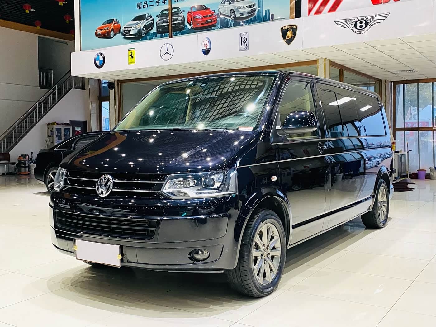 Volkswagen Caravelle 2016 — Фото 1/15