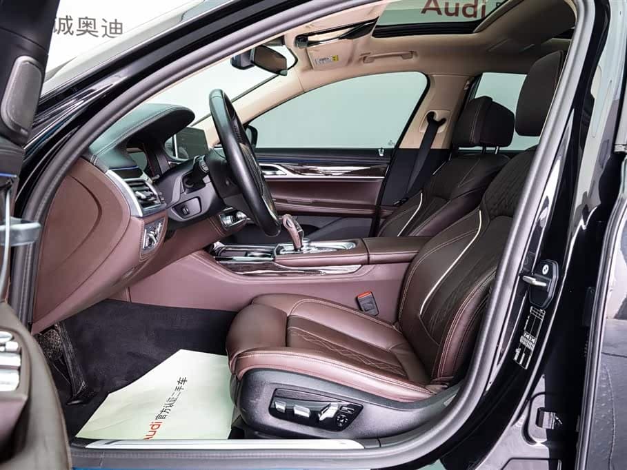 BMW 7 Series 2022 — Фото 11/20