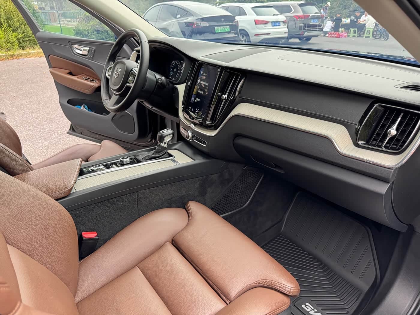 Volvo XC60 2018 — Фото 18/20