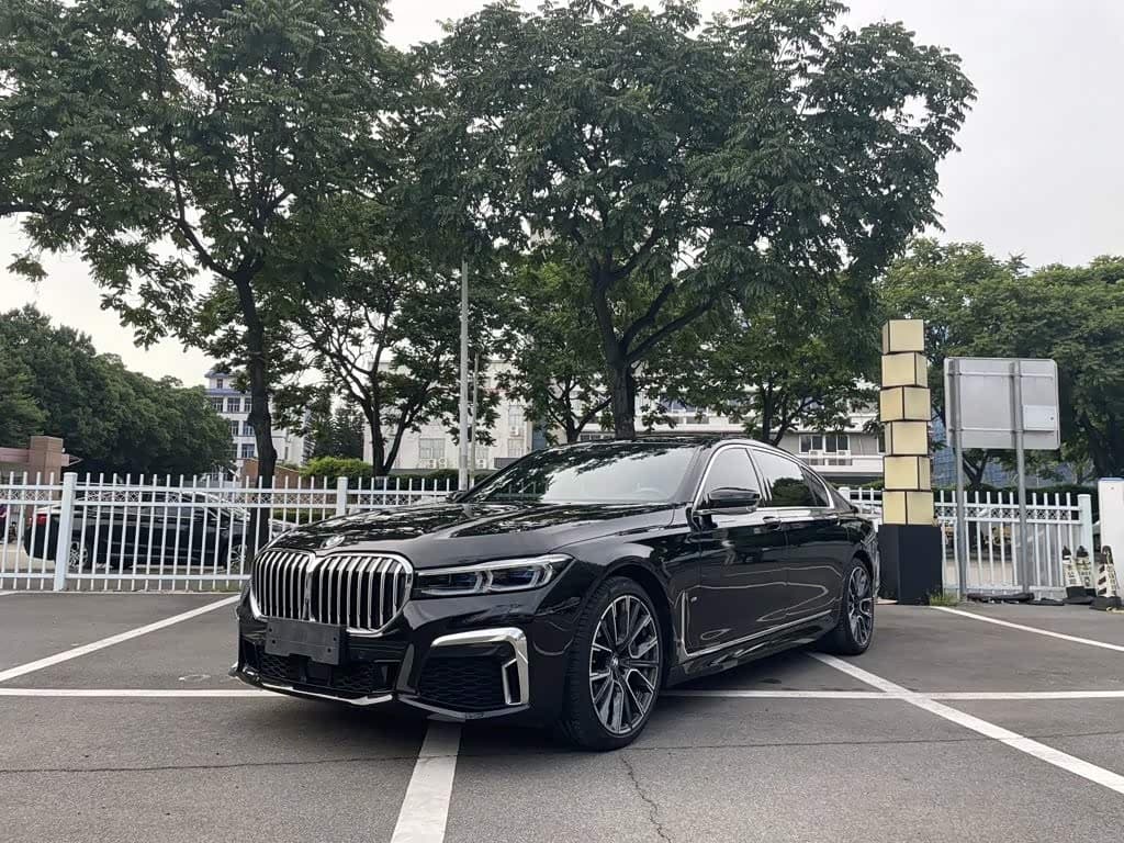 BMW 7 Series 2021 — Фото 1/8