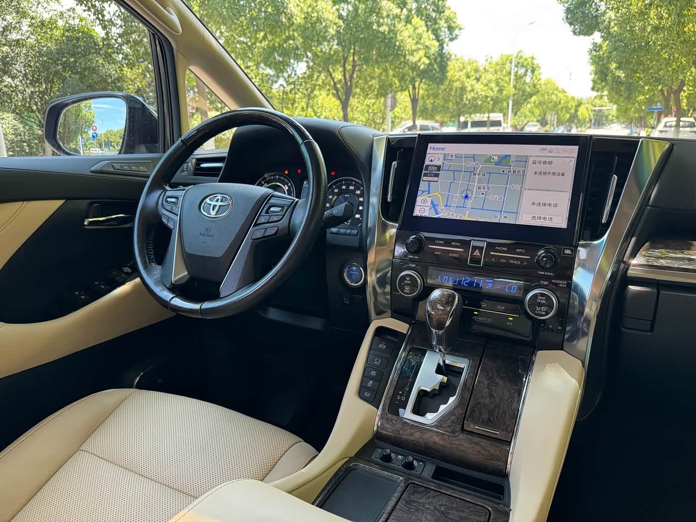 Toyota Vellfire 2021 — Фото 13/17