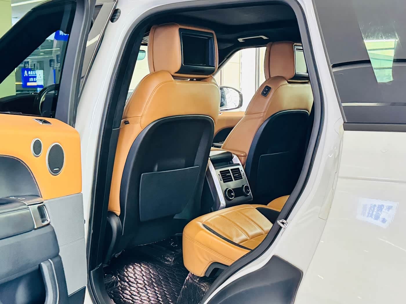 Land Rover Range Rover Sport 2018 — Фото 4/19
