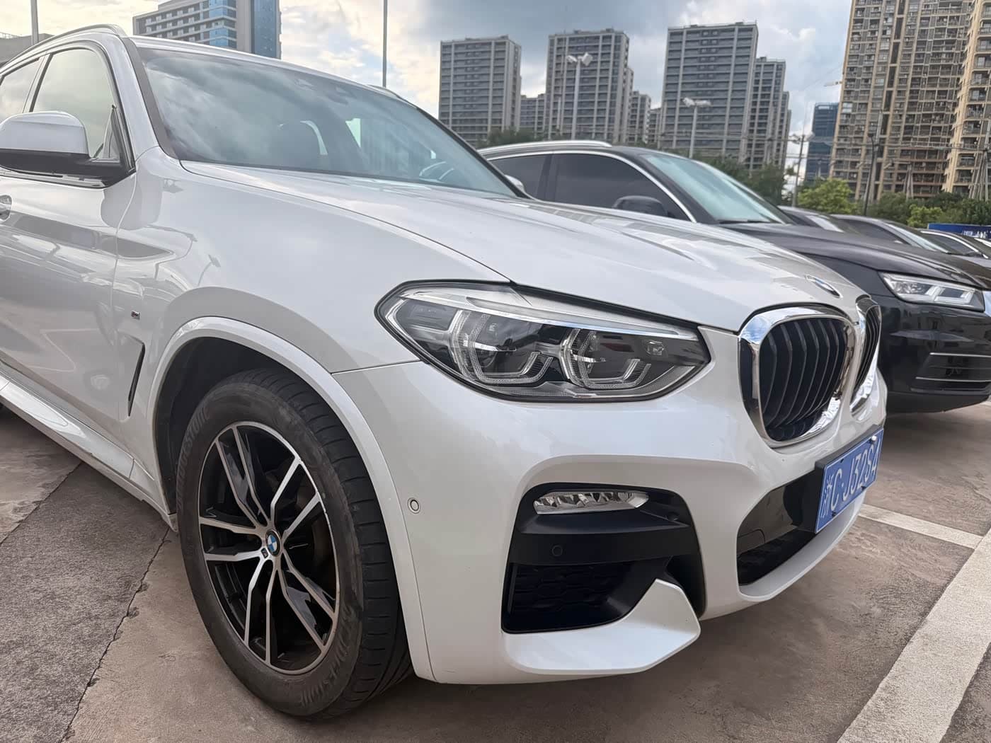 BMW X3 2018 — Фото 3/20