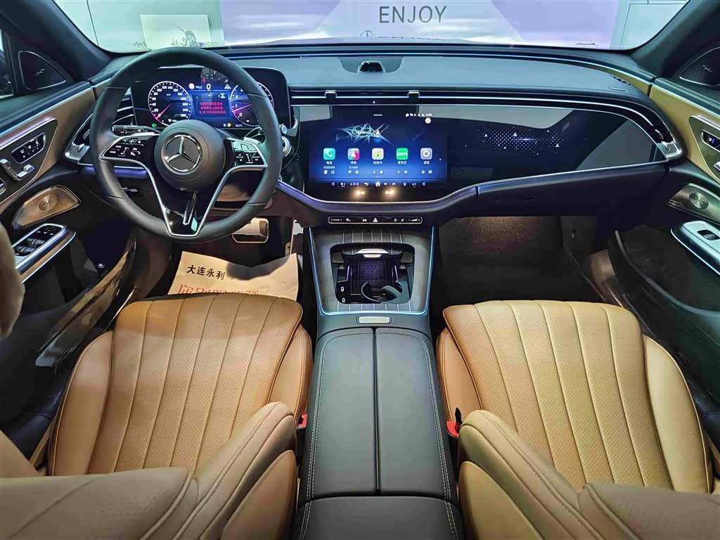Mercedes-Benz E-Class 2025 — Фото 9/18