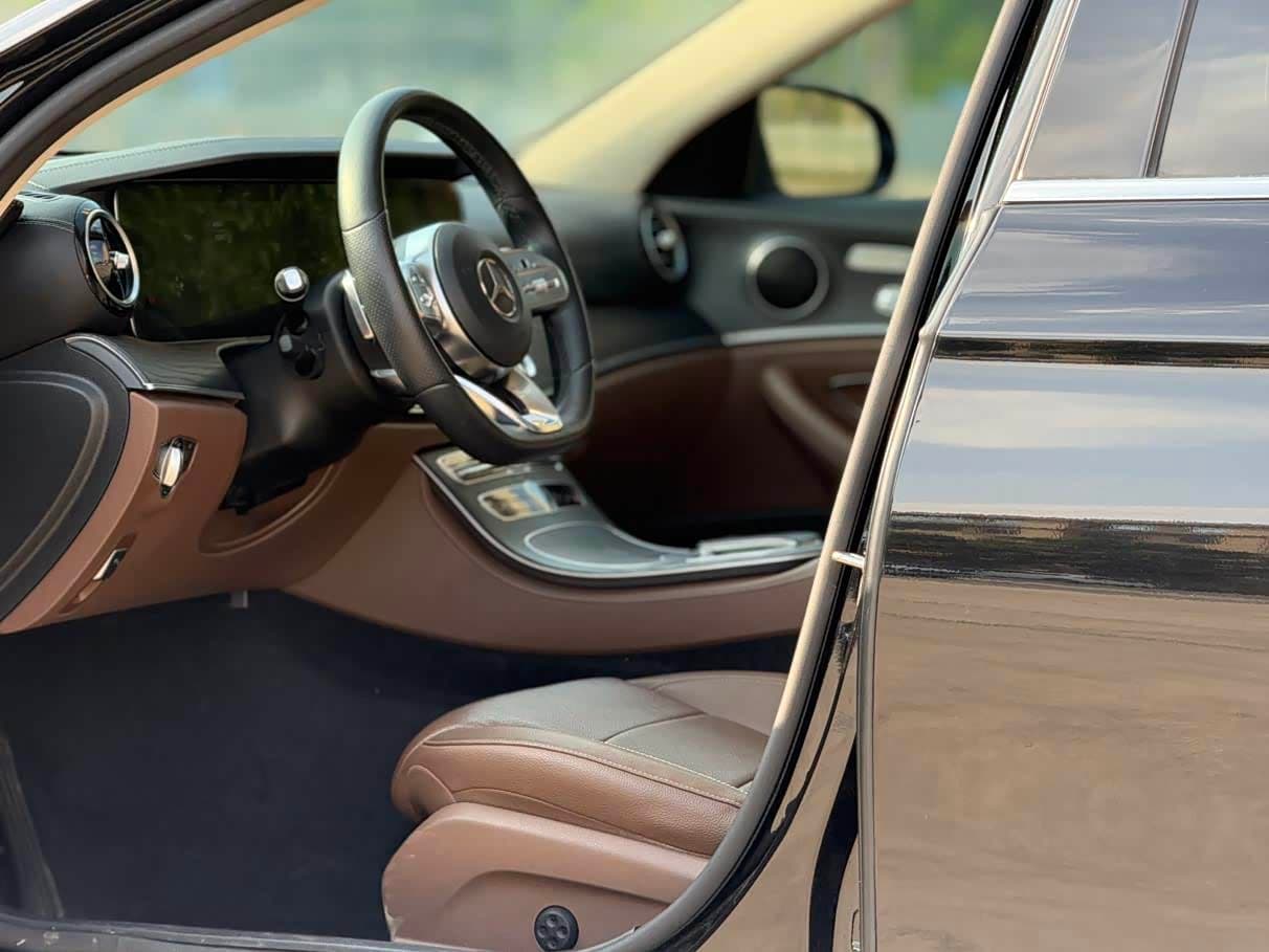 Mercedes-Benz E-Class 2019 — Фото 13/17