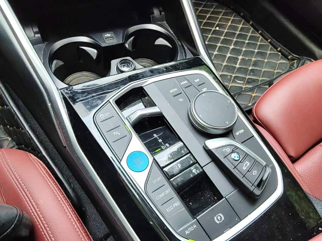 BMW i3 2023 — Фото 19/20