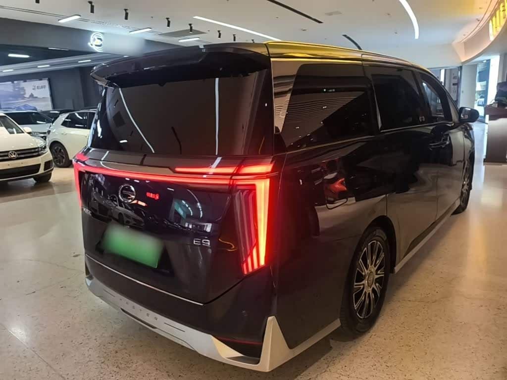 GAC Trumpchi Trumpchi E9 2023 — Фото 7/20