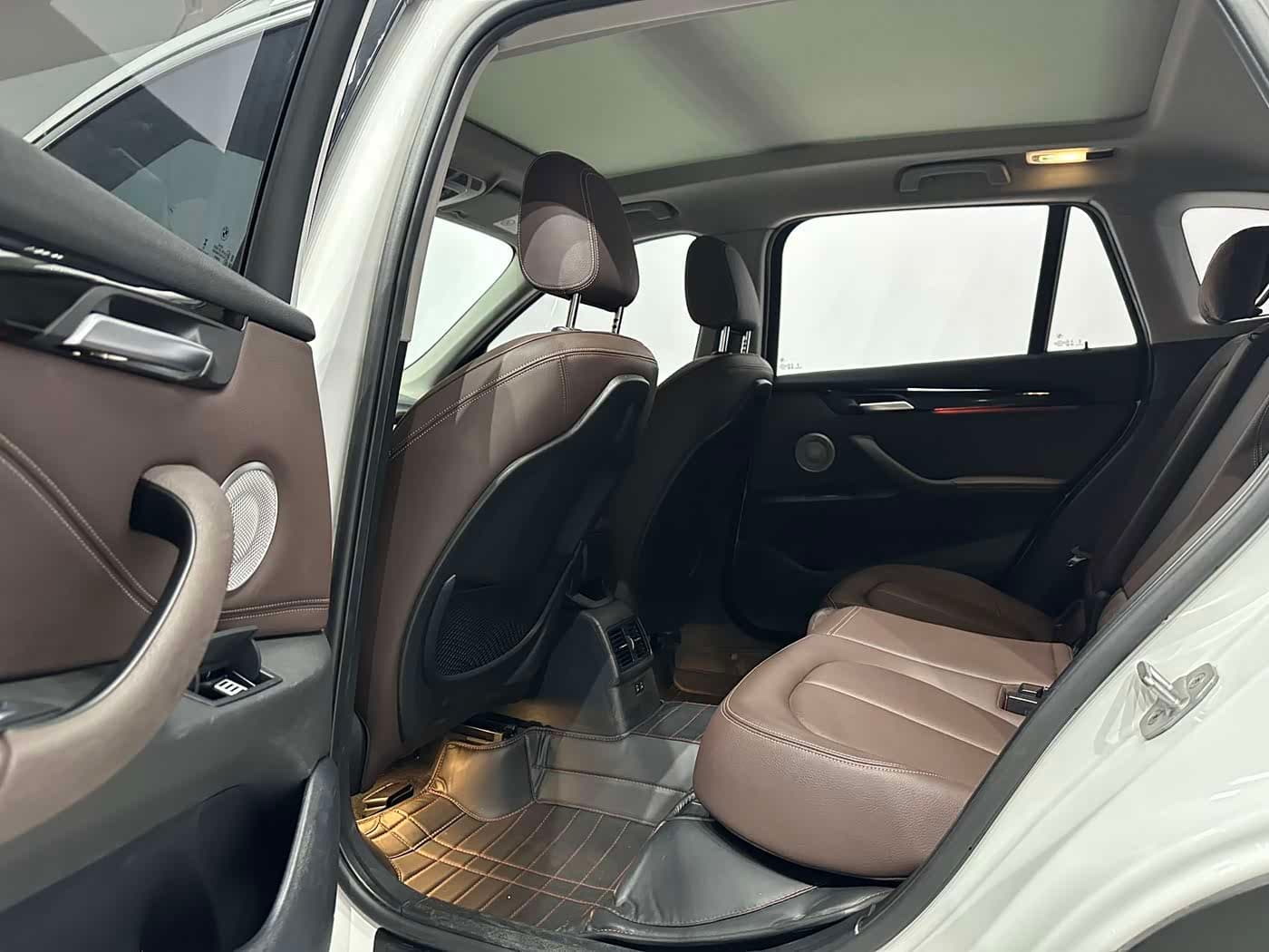 BMW X1 2023 — Фото 12/14