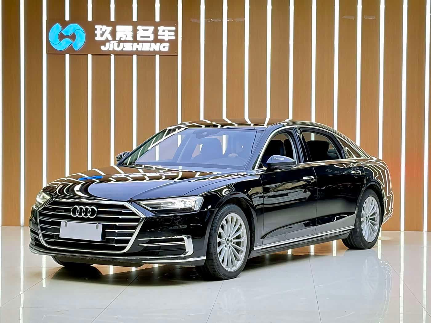 Audi A8 2022 — Фото 1/20