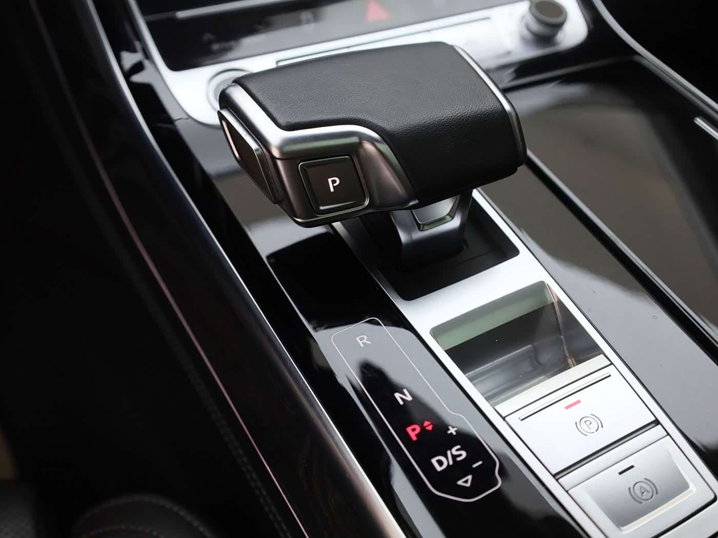 Audi A8 2024 — Фото 15/20