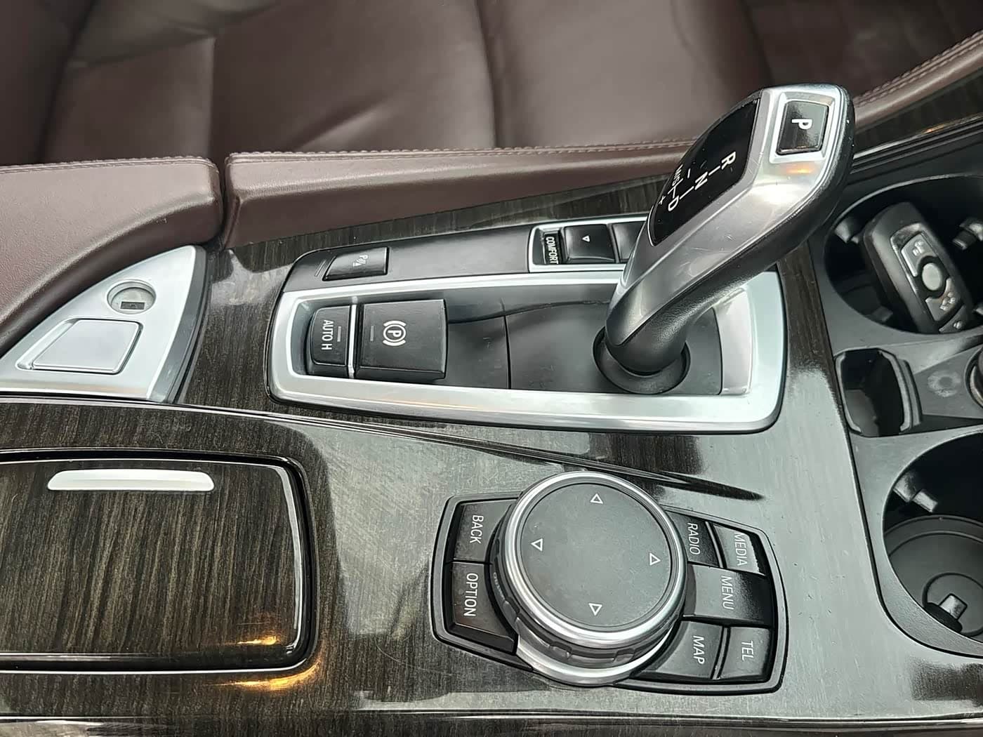 BMW 5 Series 2015 — Фото 9/16