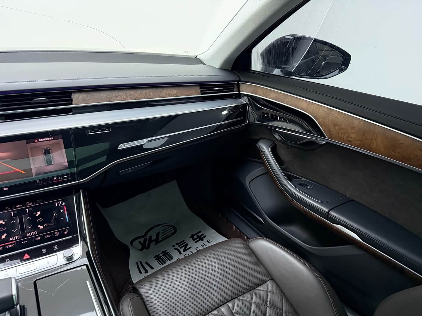 Audi A8 2021 — Фото 11/20