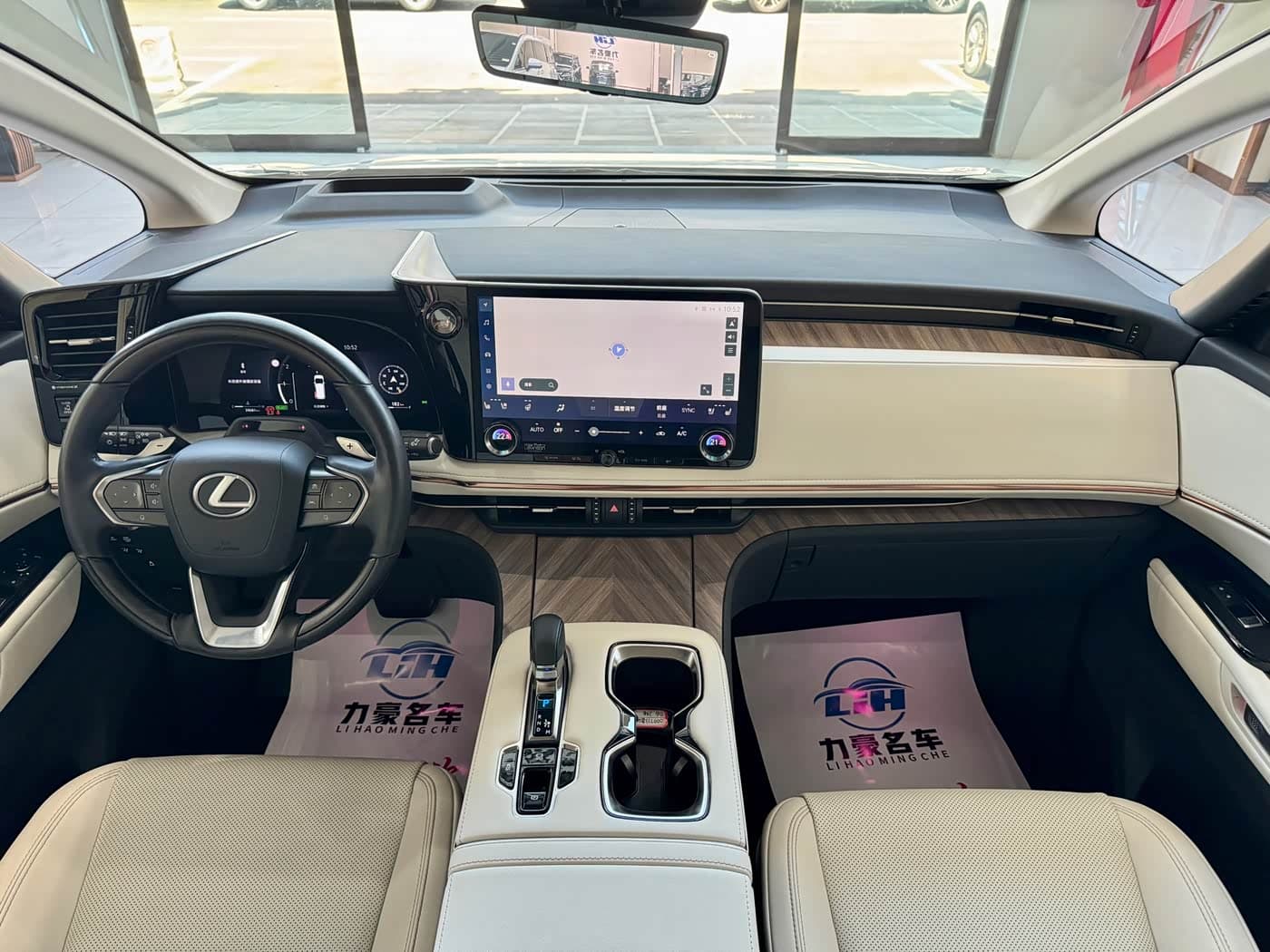 Lexus LM 2024 — Фото 12/18