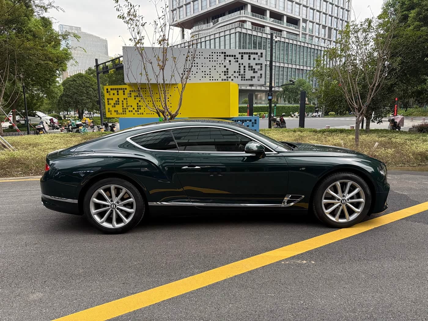 Bentley Continental 2021 — Фото 14/17