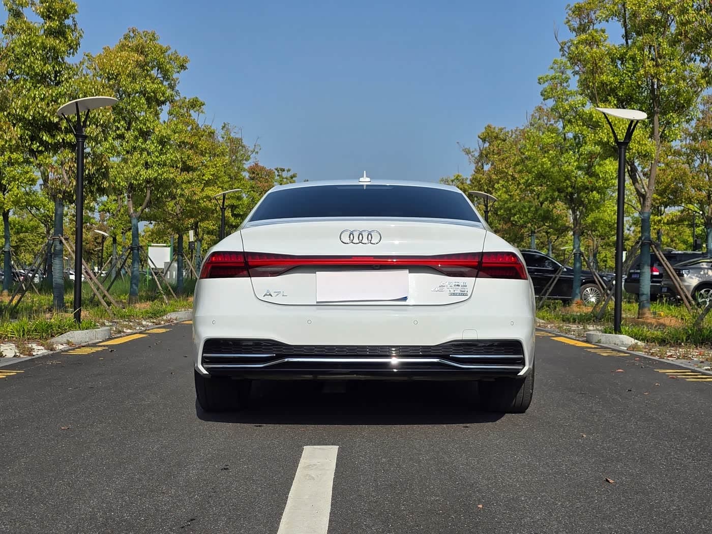 Audi A7L 2024 — Фото 10/20