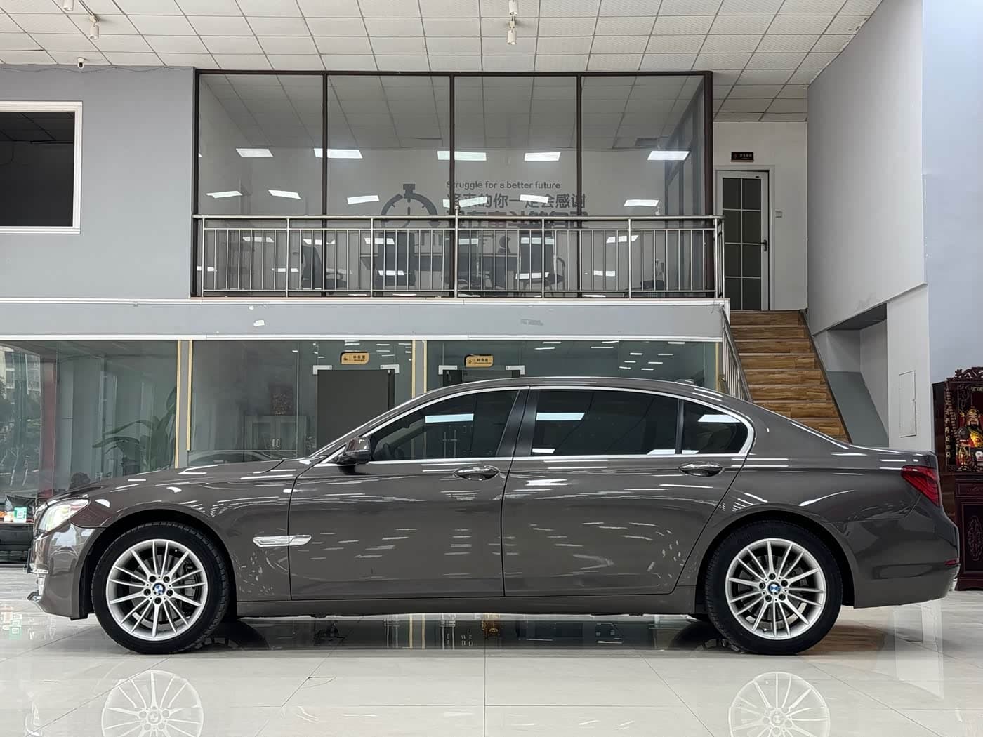 BMW 7 Series 2013 — Фото 3/9