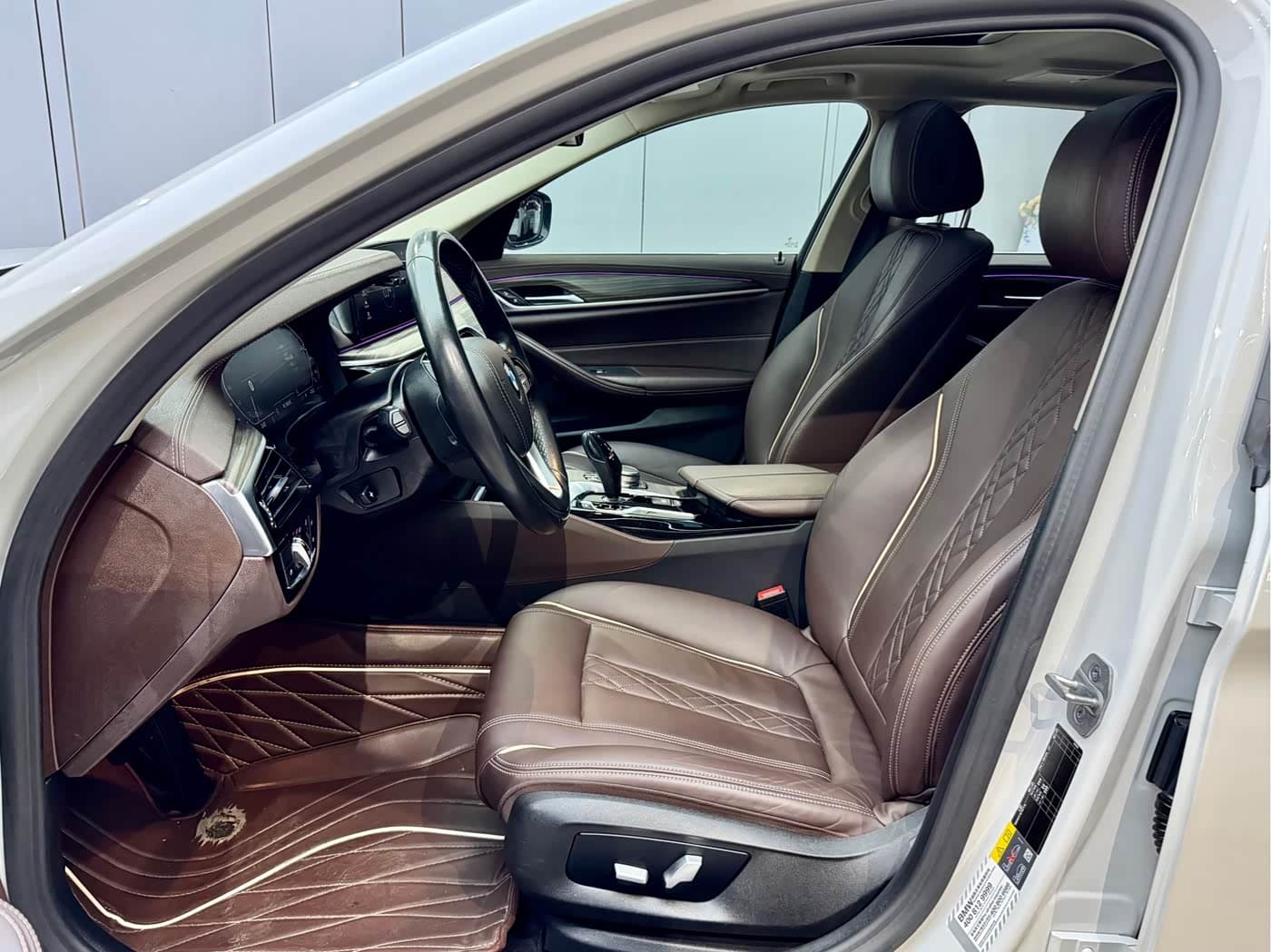 BMW 5 Series New Energy 2020 — Фото 9/20