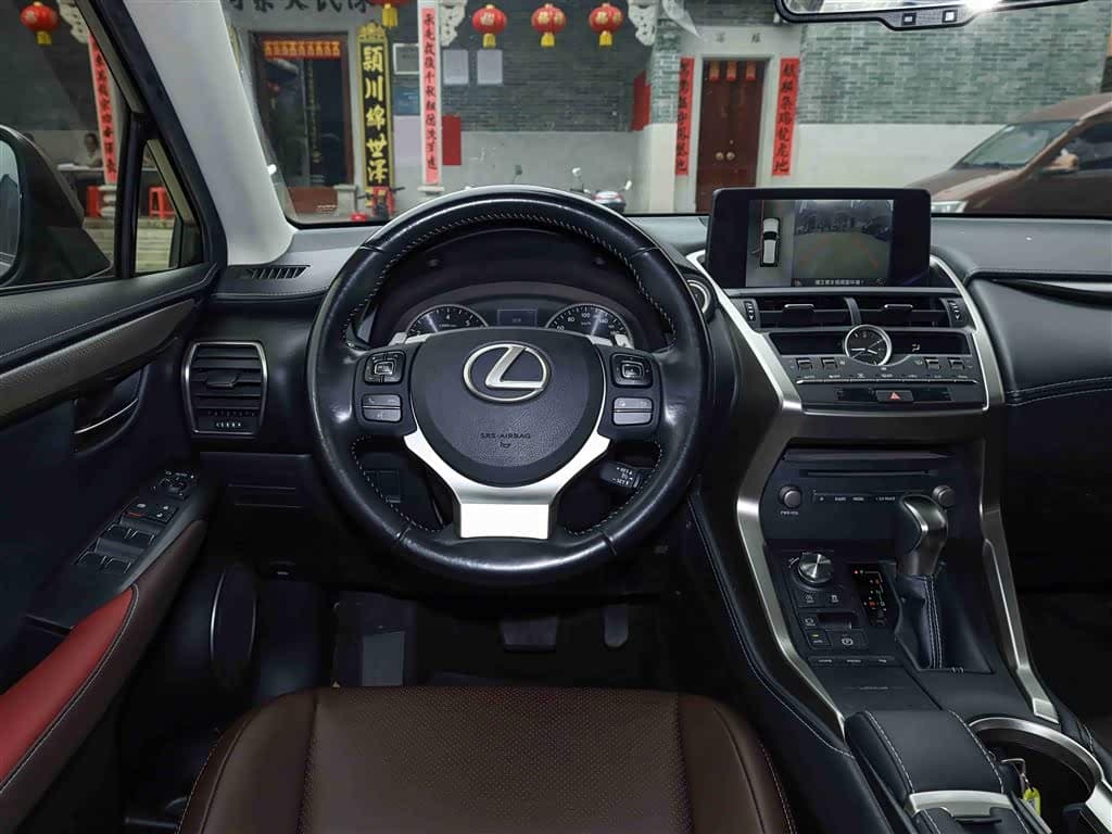 Lexus NX 2018 — Фото 11/20