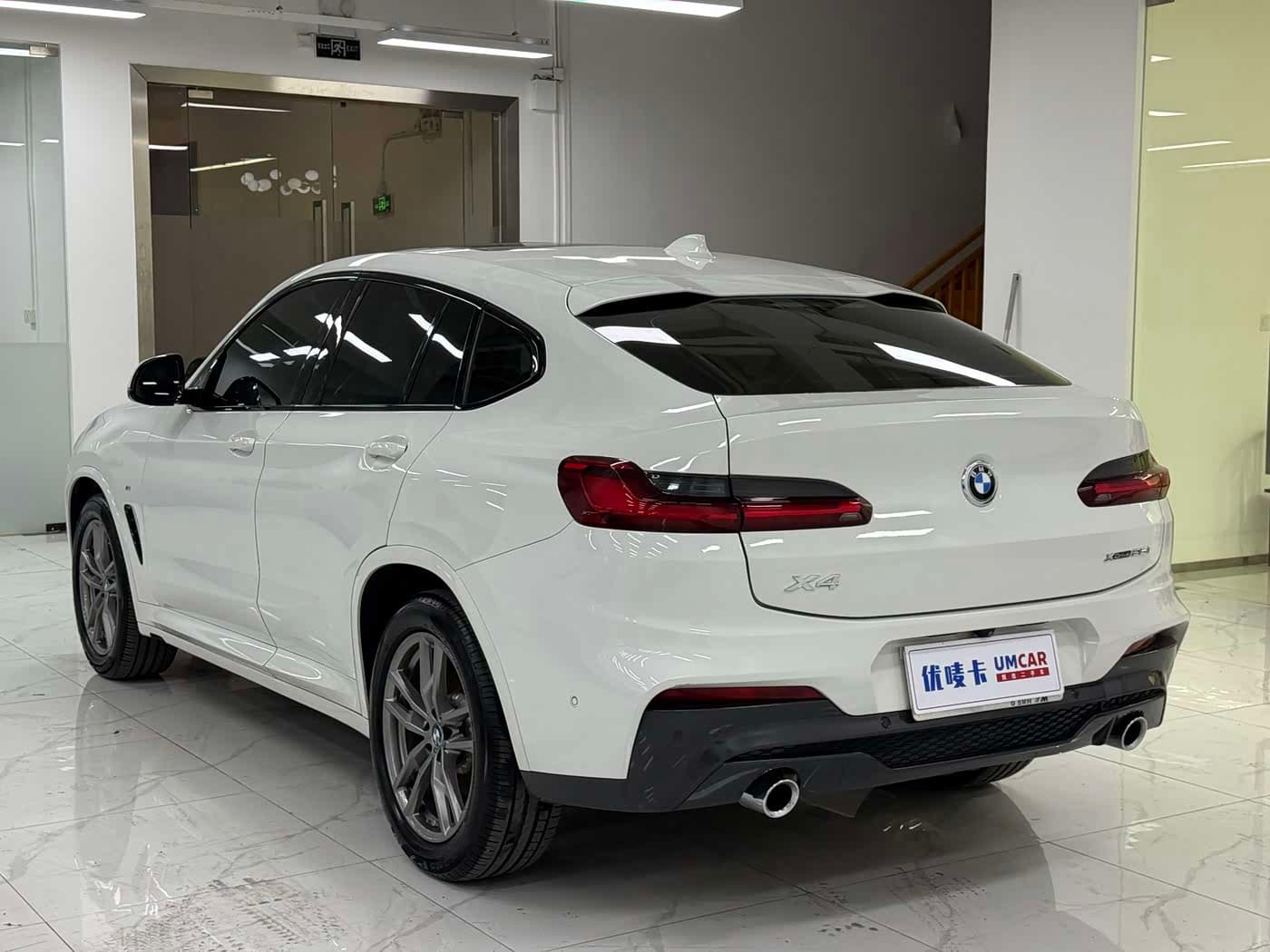 BMW X4 2020 — Фото 4/19