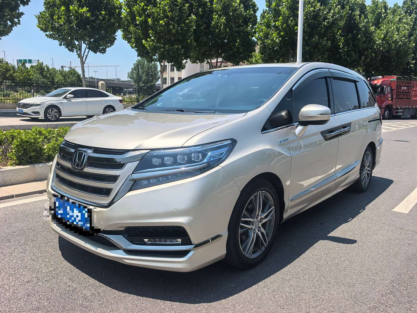 Honda Elysion 2021 — Фото 1/20