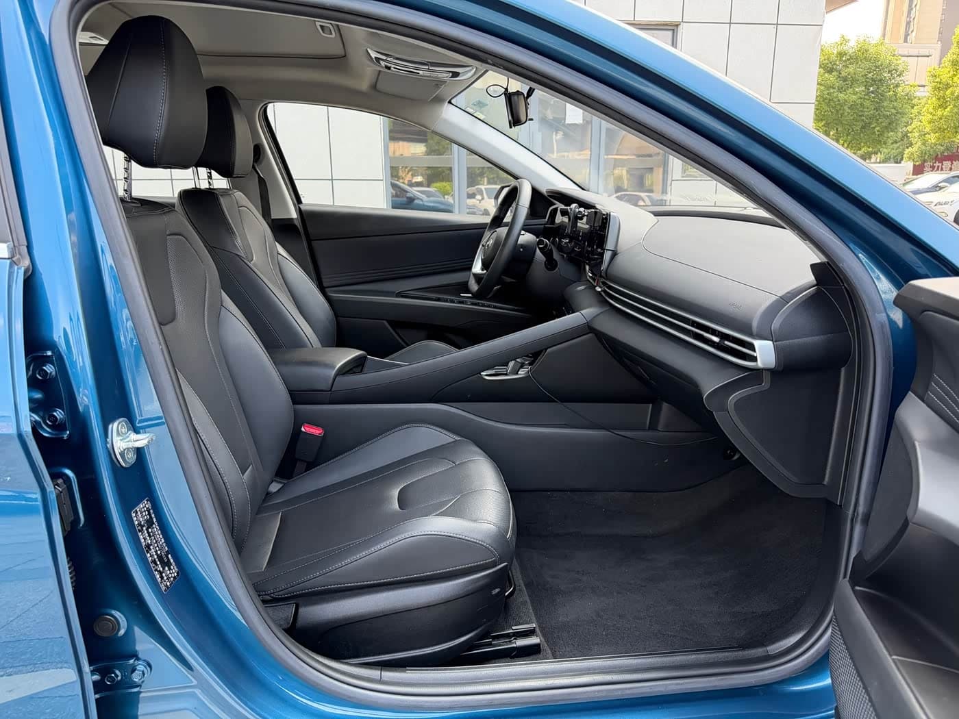 Hyundai Elantra 2021 — Фото 11/14