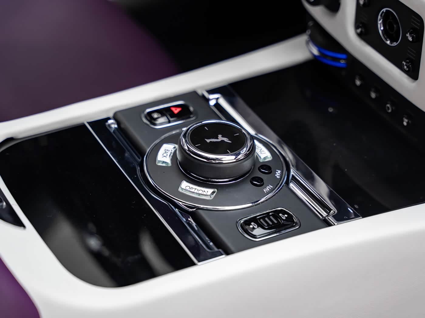 Rolls-Royce Wraith 2021 — Фото 11/16