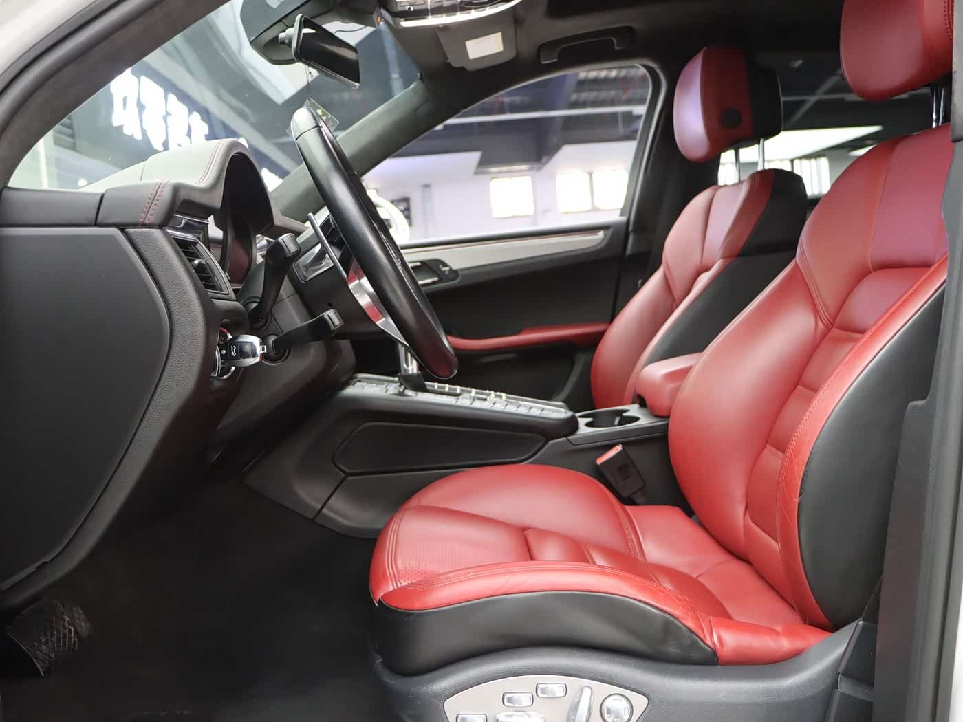 Porsche Macan 2015 — Фото 20/20