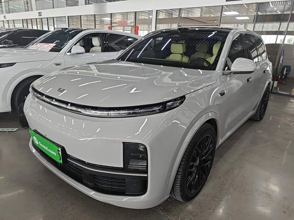 Li Auto Li Xiang L9 2025 — Фото 2/20