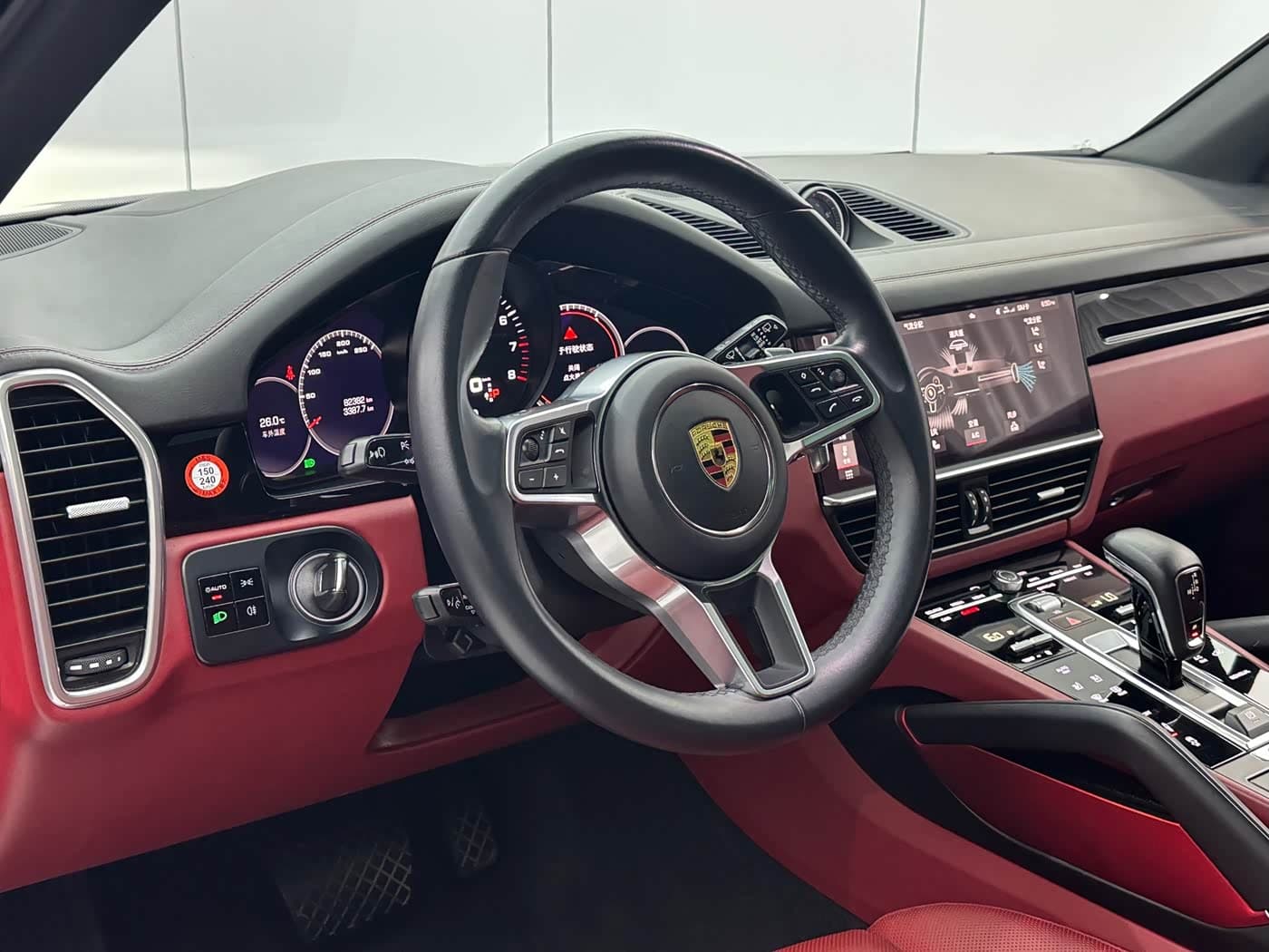 Porsche Cayenne 2021 — Фото 14/20