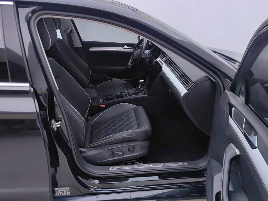Volkswagen Magotan GTE Plug-in Hybrid 2022 — Фото 8/16