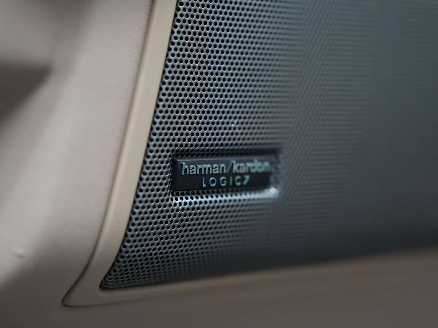 Land Rover Discovery 2012 — Фото 19/20