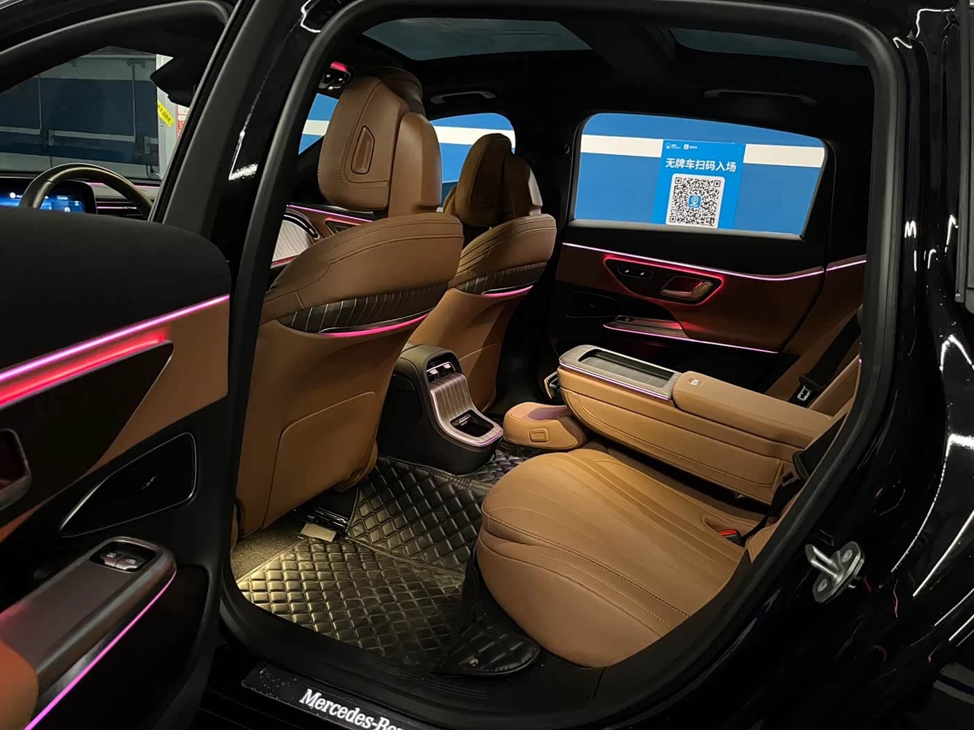 Mercedes-Benz E-Class 2024 — Фото 17/20