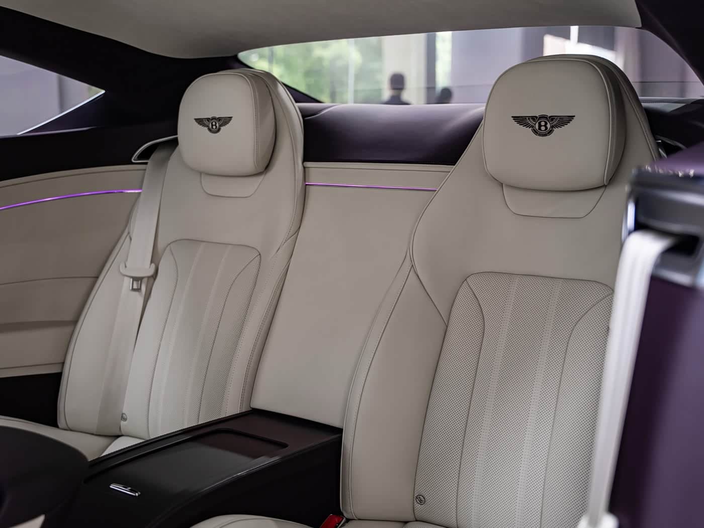Bentley Continental Plug-in Hybrid 2026 — Фото 14/15