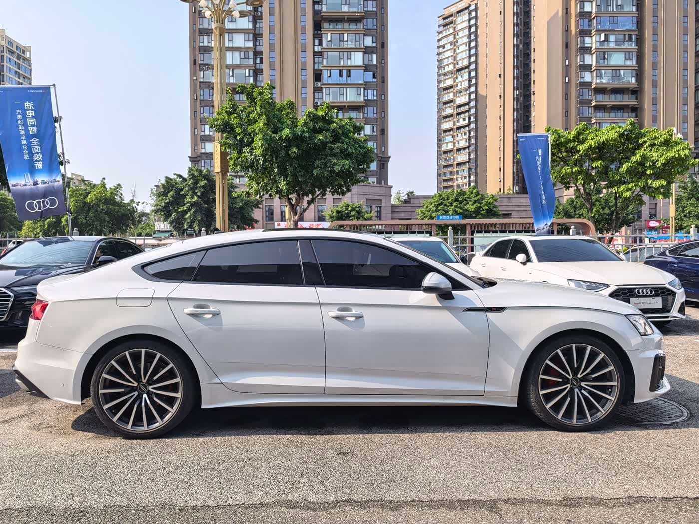 Audi A5 2021 — Фото 2/6