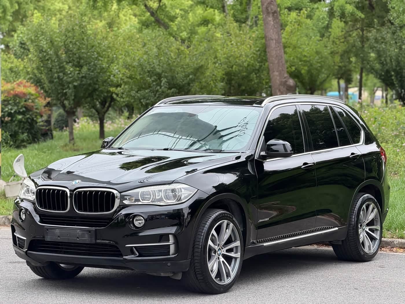 BMW X5 2017 — Фото 1/15